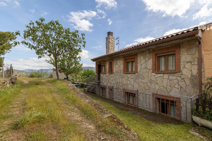 Location de vacances pour 8 personnes, avec vue sur le lac et jardin à El Barraco - 2