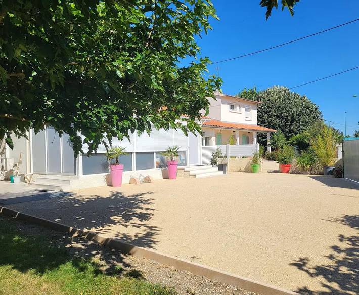 Gîte pour 14 personnes, avec Terrasse et Jardin