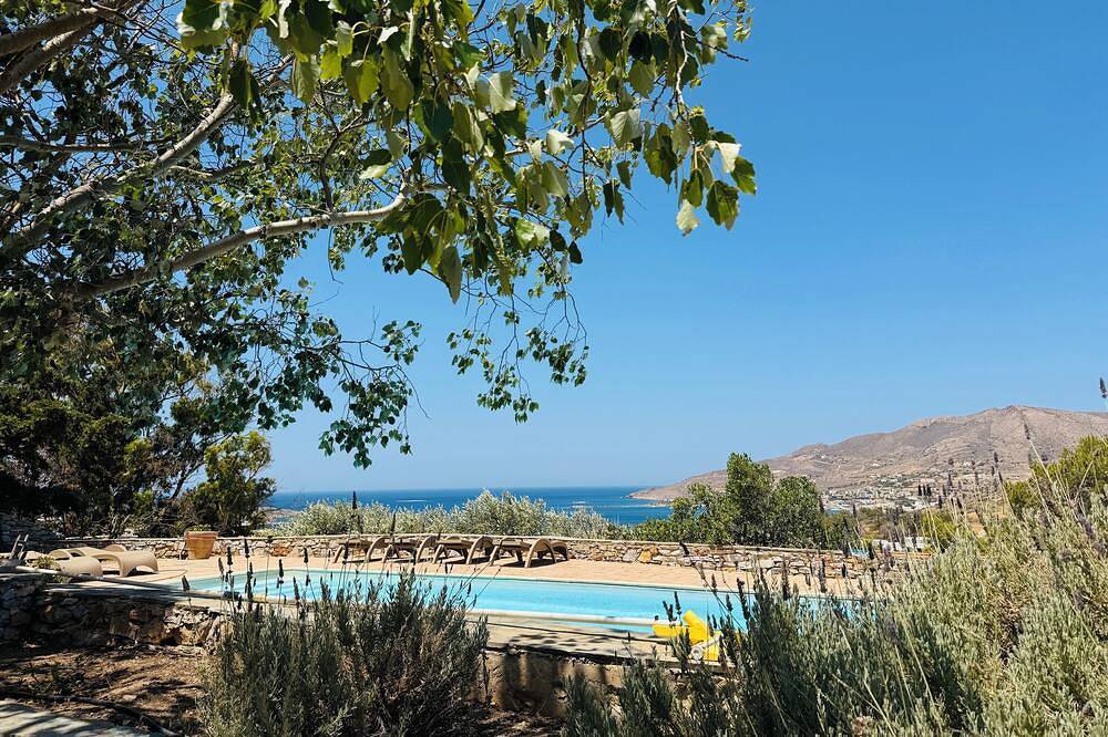 Villa Oleander-Charming Greek Villa Near the Beach | Garden Oasis in Poseidonia, Syros