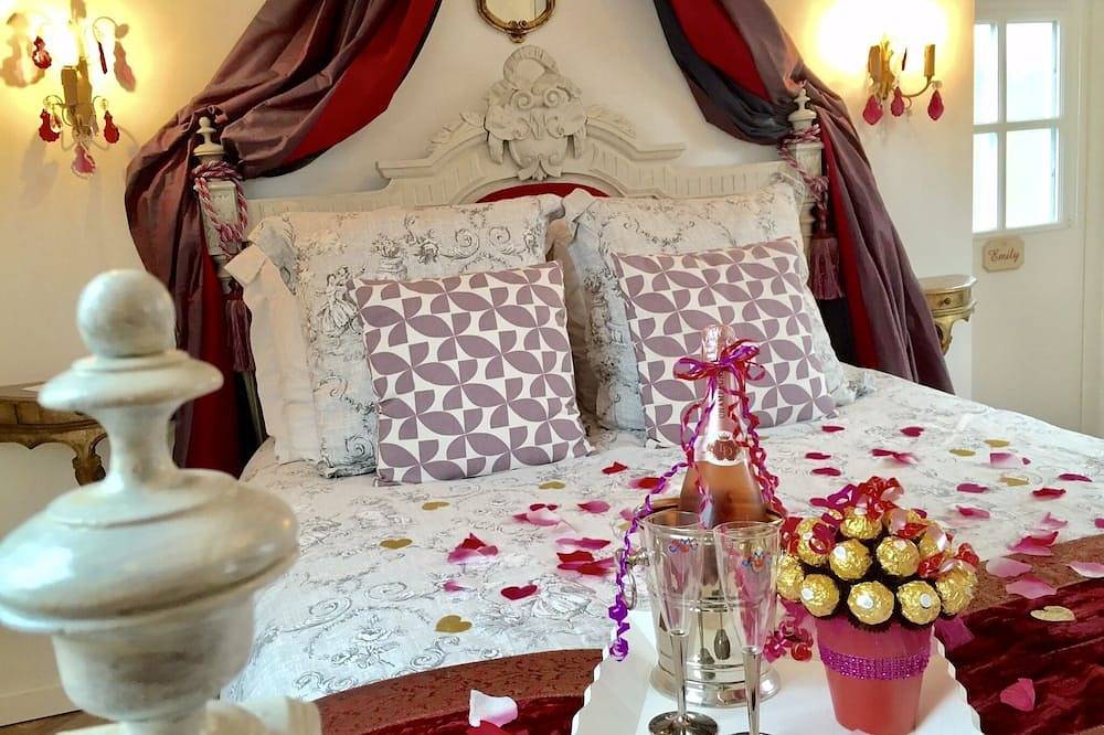 Chambre Emily: Maison Elincourt B&B/ Chambres d'Hôtes et Spa + pdj + Spa in Élincourt-Sainte-Marguerite, Oise