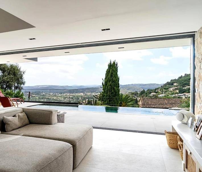 Villa pour 8 personnes, avec vue ainsi que piscine et jardin, animaux acceptés à Saint-Paul-de-Vence