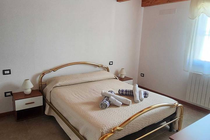 Gîte pour 4 personnes, avec balcon à Cabras - 2