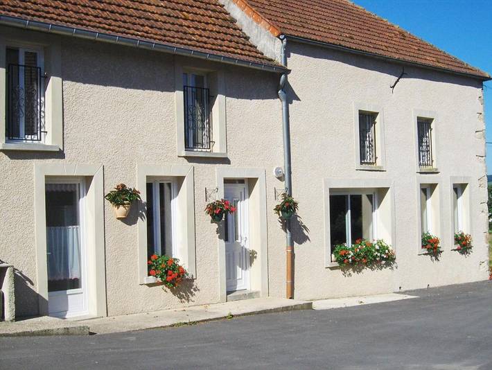Location de vacances pour 12 personnes, avec Terrasse ainsi que Jardin et Vue à Festigny