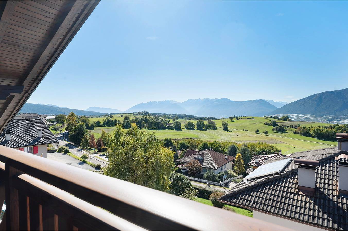 Appartamento intero, Appartamento 'Holzsuite' con Vista Montagna, Balcone e Wi-Fi in Fondo, Borgo d'Anaunia