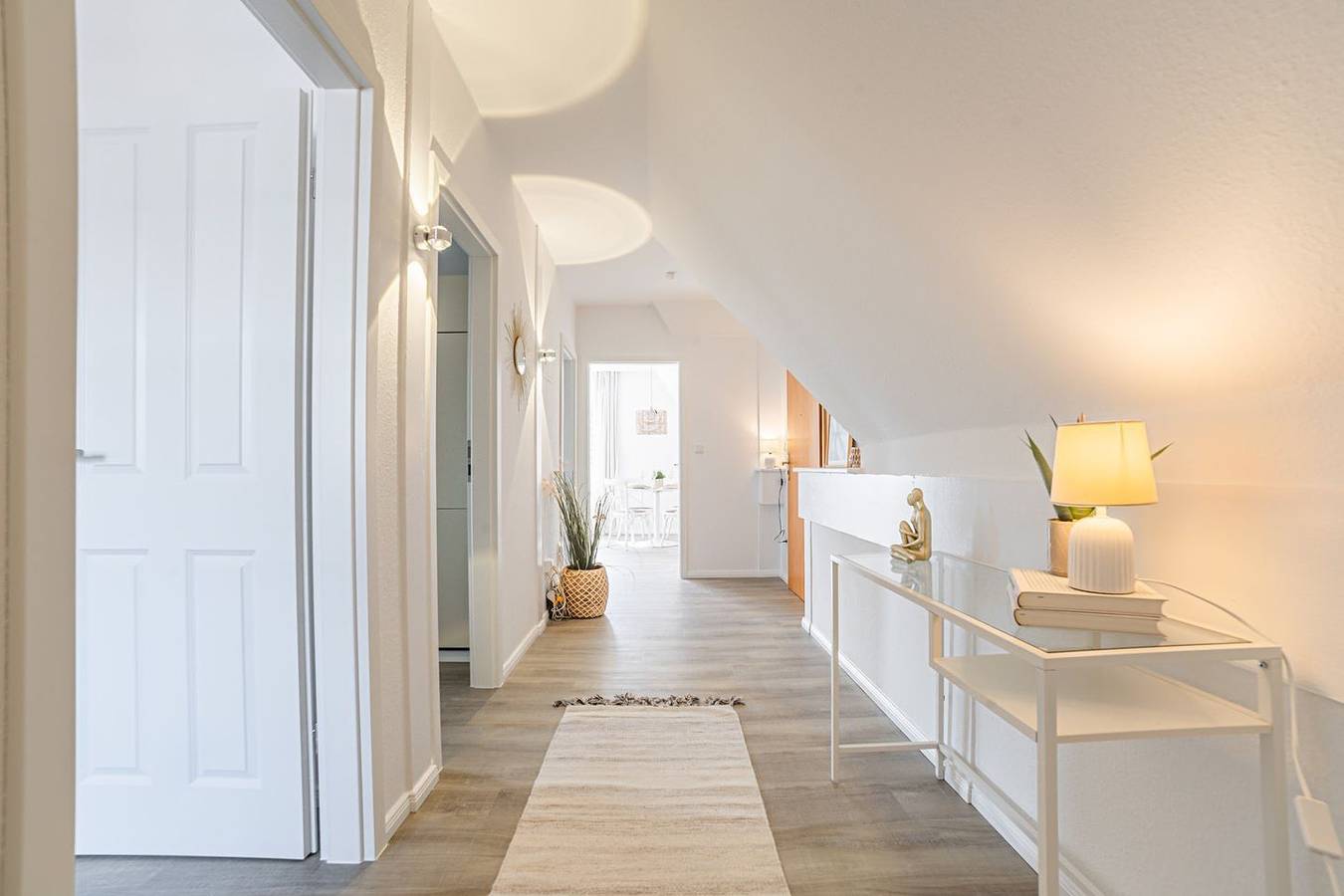 Ganze Wohnung, Komfortable Ferienwohnung "Insel-Auszeit" auf Pellworm mit Balkon Gartenblick in Tammensiel, Pellworm