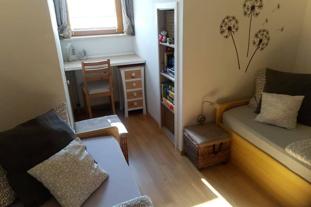 Ganze Wohnung, Fewo mit Liebe zum Detail, Therme/Seenähe, Wandern ab Haus, Balkon m. Aussicht in Weißenstadt, Oberfranken