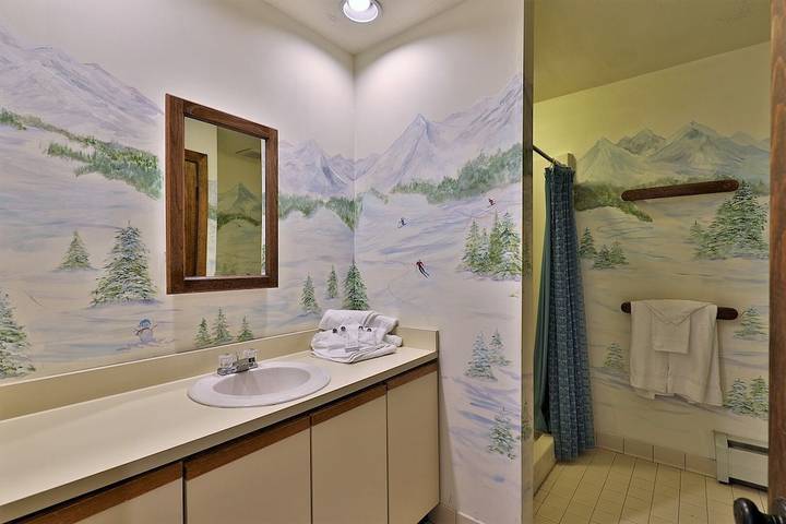 Vacation rental for 8 people, with sauna and pool as well as hot tub and balcony in Killington