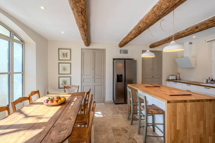 Location de vacances pour 8 personnes, avec jardin et terrasse à Maillane - 4