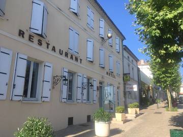 Hôtel pour 2 personnes, avec terrasse et jardin à Barbezieux-Saint-Hilaire