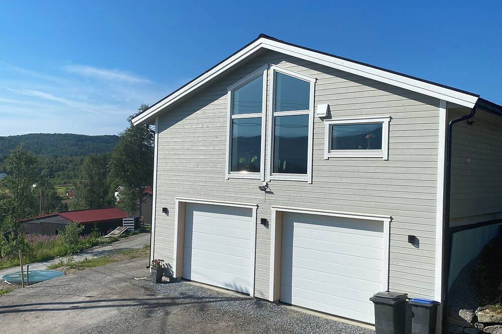Ganze Wohnung, New, spacious apartment in Senja, Lenvik