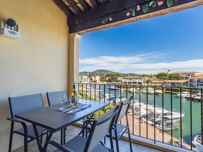 Gîte pour 4 personnes, avec bassin pour enfant et balcon dans Port des Marines de Cogolin - 4