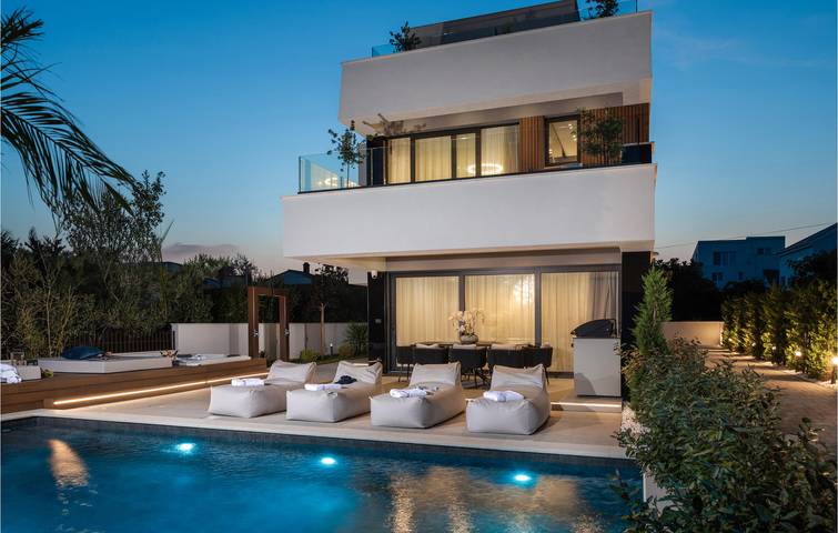 Ferienhaus für 8 Personen, mit Terrasse und Whirlpool in Privlaka - 4