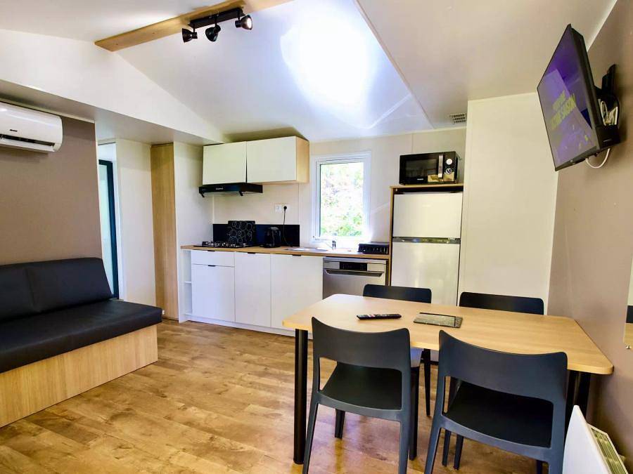 Camping Le Colomba - Mobilhome 4 personas - Vista al Mar o a la Montaña 3 Habitaciones 4 Personas Aire Acondicionado + Tv + Jacuzzi in Olmeto, Distrito de Sartène