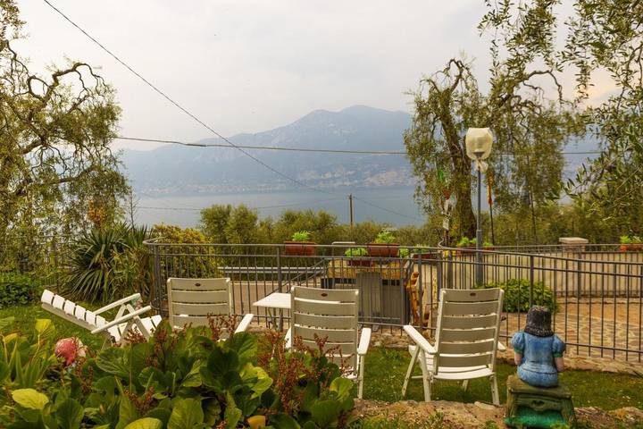 Camping pour 7 personnes, avec Terrasse et Jardin ainsi que Piscine et Vue sur le lac à Malcesine