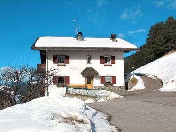 Gîte pour 10 personnes, avec jardin et balcon dans Santa Cristina Val Gardena