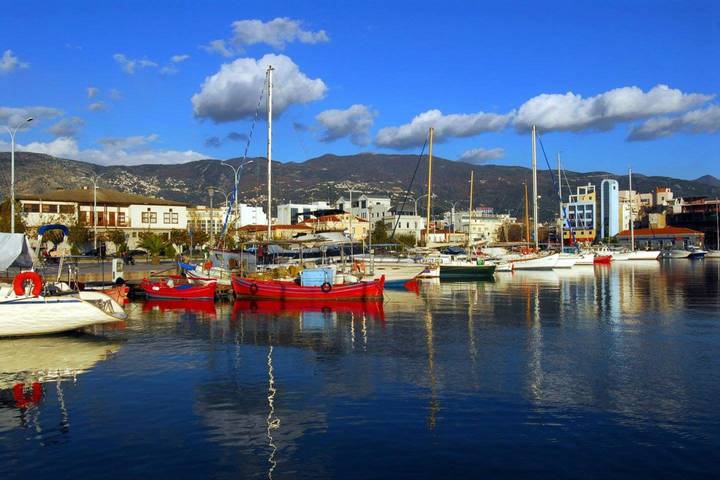 Appartement entier, Appartement de vacances pour 4 personnes avec balcon in Vólos, Magnisia