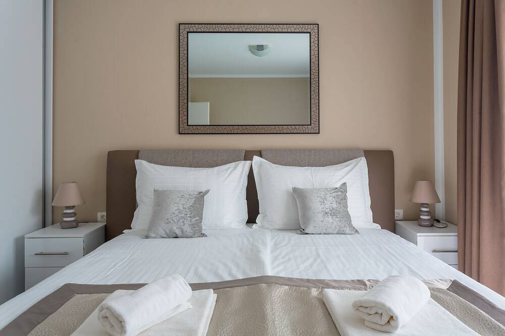 Villa Nicolina - Ap Angelina Privat Pool View in Kastel Novi, Kaštela