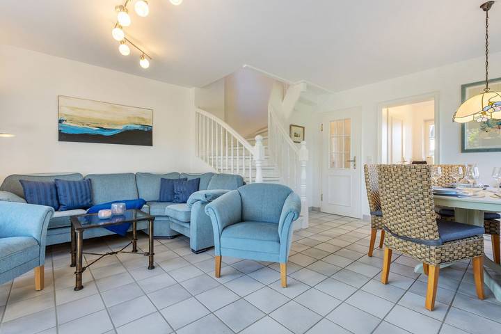 Ganze Wohnung, Feines Wohnen mit viel Platz unter kuscheligem Reet in Bestlage. in Wenningstedt, Sylt