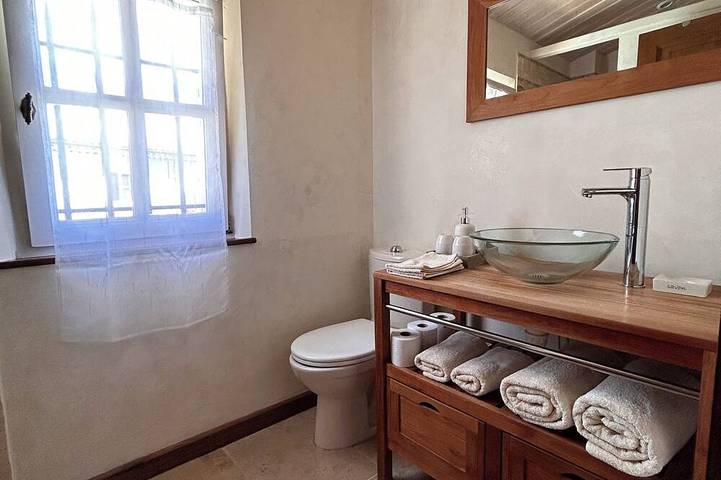 Location de vacances pour 2 personnes, avec piscine à Villeneuve - 3