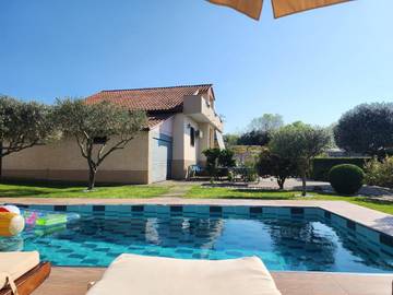 Location de vacances pour 6 personnes, avec jardin ainsi que piscine et vue dans Lezhë