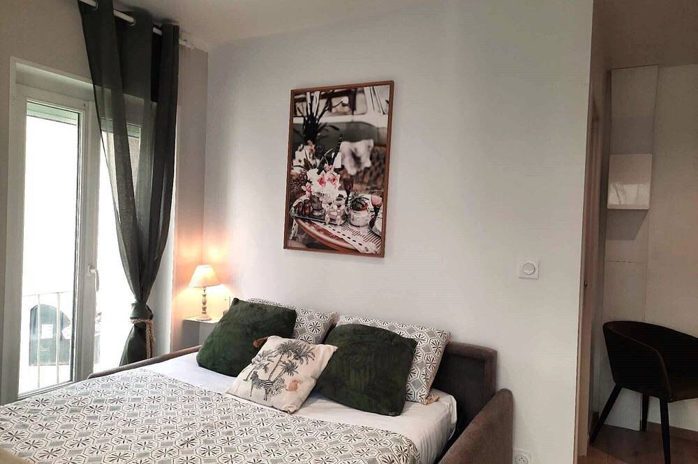 Appartement entier, Appart' Hôtel avec terrasse, Clim, Tv connectée in Tulette, Région de nyons