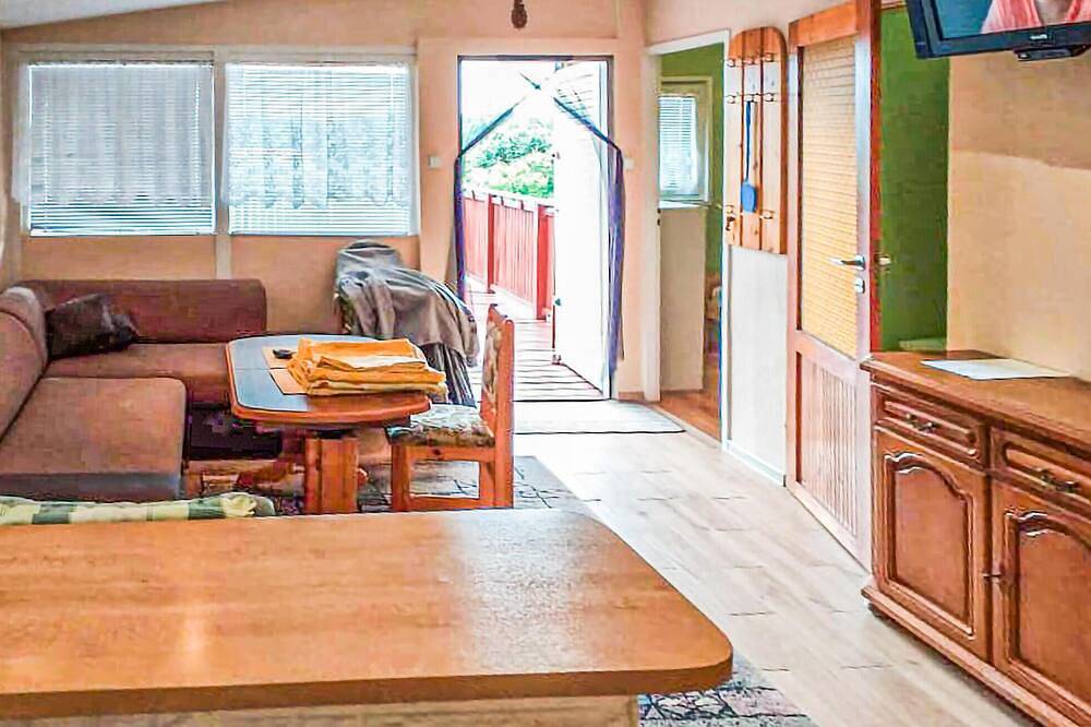 Preciosa casa en Biskupiec con cocina. in Jezioro Dadaj