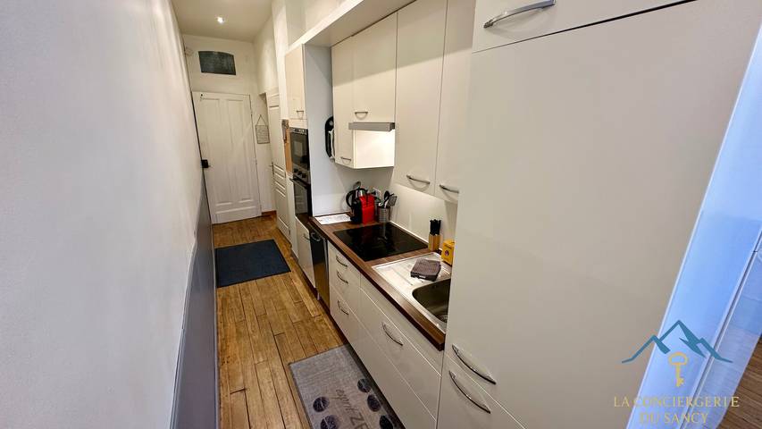 Gîte pour 5 personnes, avec balcon dans Bureau De Tourisme Du Massif Du Sancy Le Mont Dore - 2