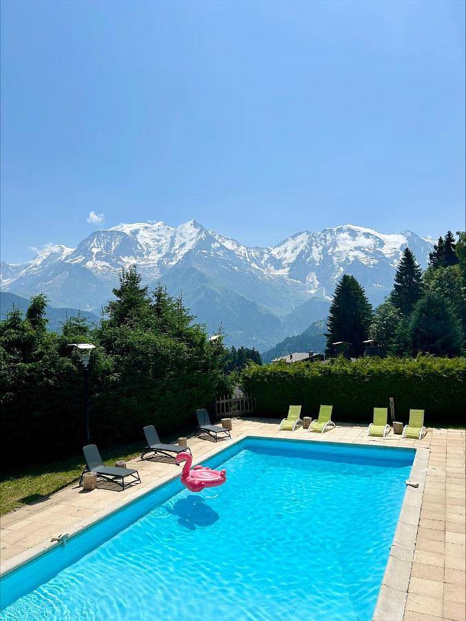 Hôtel pour 4 personnes, avec sauna et piscine ainsi que terrasse et vue, animaux acceptés