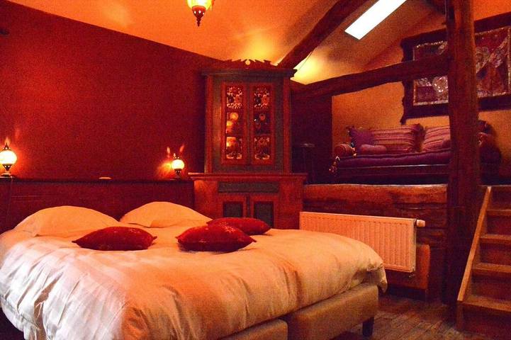 Location de vacances pour 15 personnes, avec jacuzzi et balcon ainsi que sauna et piscine, animaux acceptés dans Gros Fays - 3