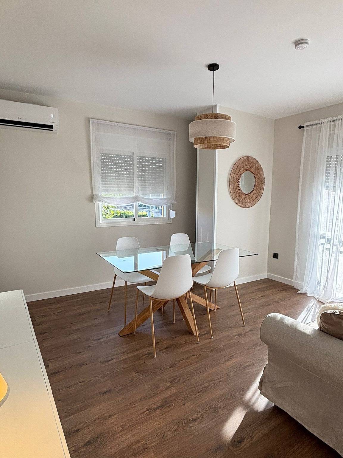 Entire apartment, Apartment 'Byb' with Shared Pool, Wi-Fi and Air Conditioning in La Cala de Mijas, Mijas