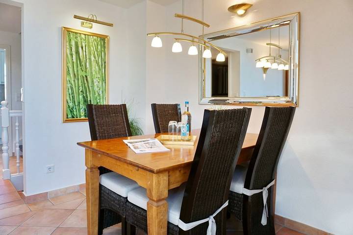 Ganze Wohnung, In zentraler und ruhiger Lage gelegenes 3-Raum Appartement im Og- und Dg in Nordfriesische Inseln (Schleswig-Holstein) (Schleswig-Holstein), Wenningstedt