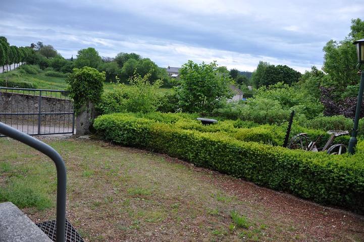 Gîte pour 8 personnes, avec jardin à Planchez - 3