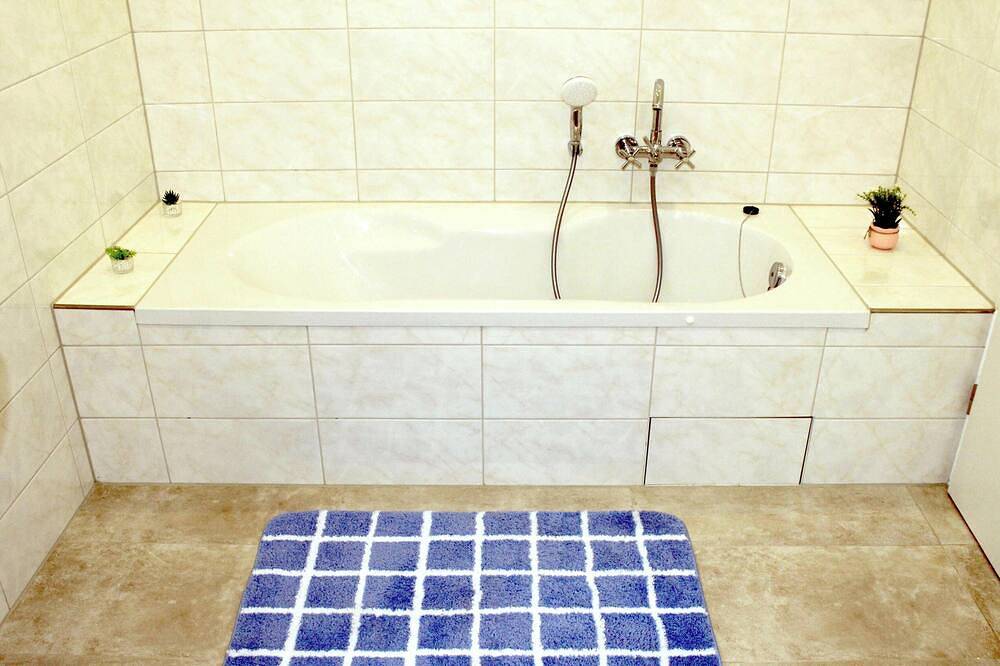 Ganze Wohnung, Dampfnudel-Wohnung - 2 Doppelbetten, 1 Einzelbett, Küche, Bad, Wc in Freckenfeld, Pfalz