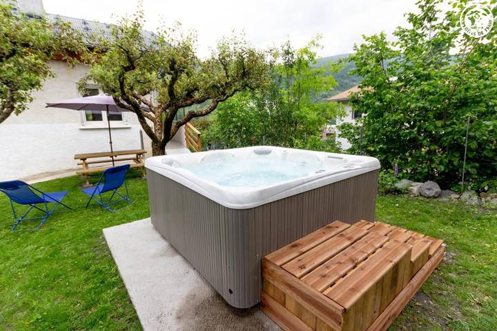 Gîte pour 4 personnes, avec sauna ainsi que jacuzzi et jardin à Mâcot-la-Plagne - 3