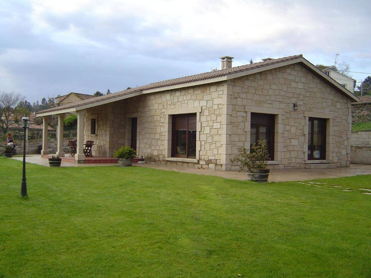 Three-Bedroom House in Ames, Corunha (província)