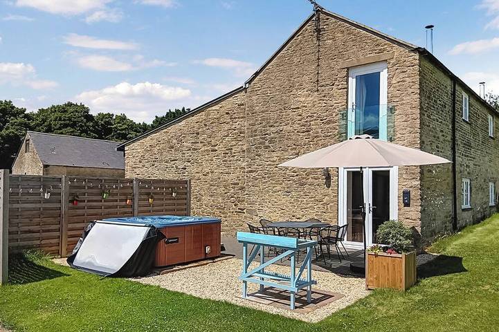 Ferienhaus für 8 Personen, mit Garten und Whirlpool