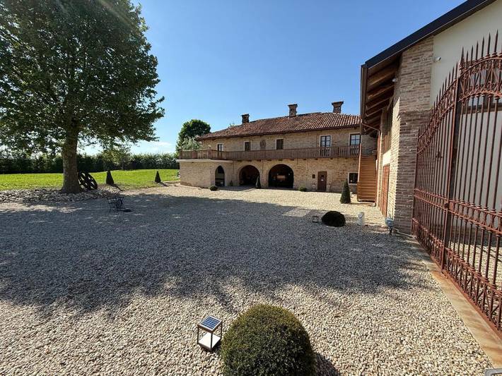 Agriturismo voor 3 personen, with tuin and uitzicht as well as sauna in Alba