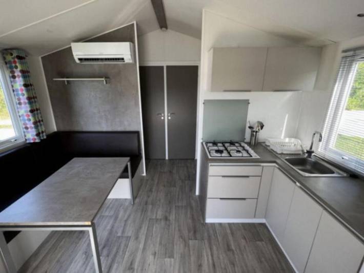 Location de vacances pour 4 personnes, avec vue sur le lac ainsi que terrasse et piscine à Saint-Vincent-de-Lamontjoie - 3