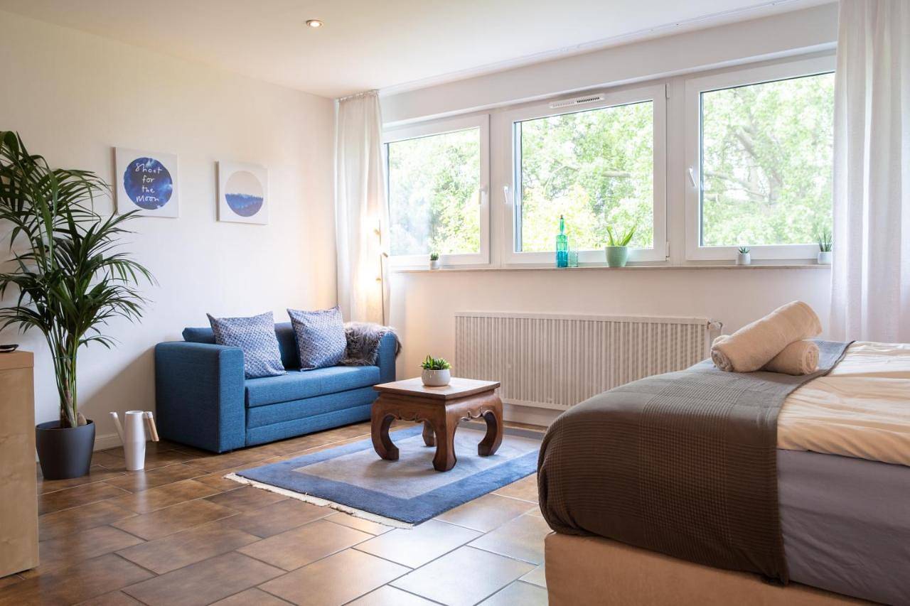 Ganze Wohnung, Helles Appartement mit eigenem Stellplatz in Mülheim an der Ruhr, Ruhrgebiet