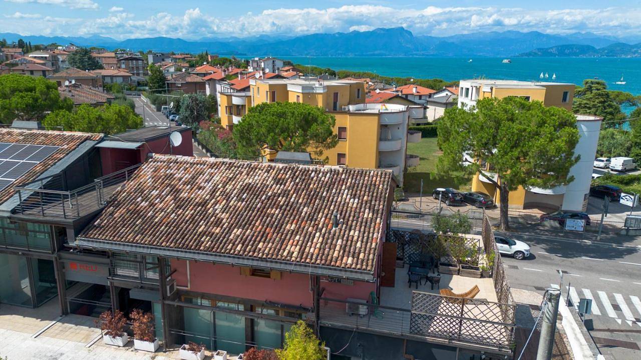 La Terrazza sul Lago in Peschiera del Garda, Gardasee-Berge