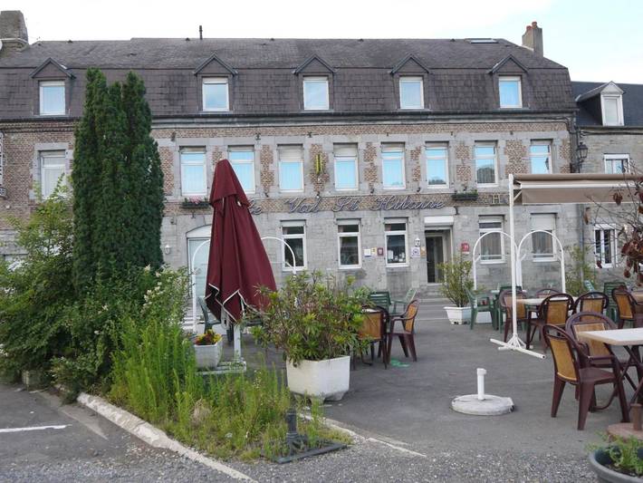 Hôtel pour 9 personnes, avec jardin et vue dans Office De Tourisme Ardenne Rive De Meuse - 2