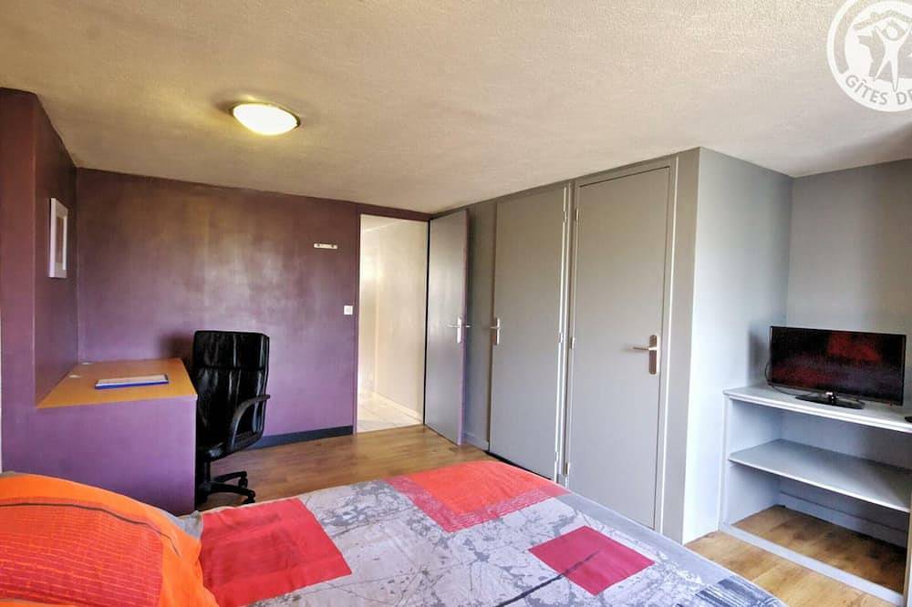 Gîte Studio avec Terrasse Privée au Cœur du Vignoble in Malleval, Parc Naturel Régional du Pilat