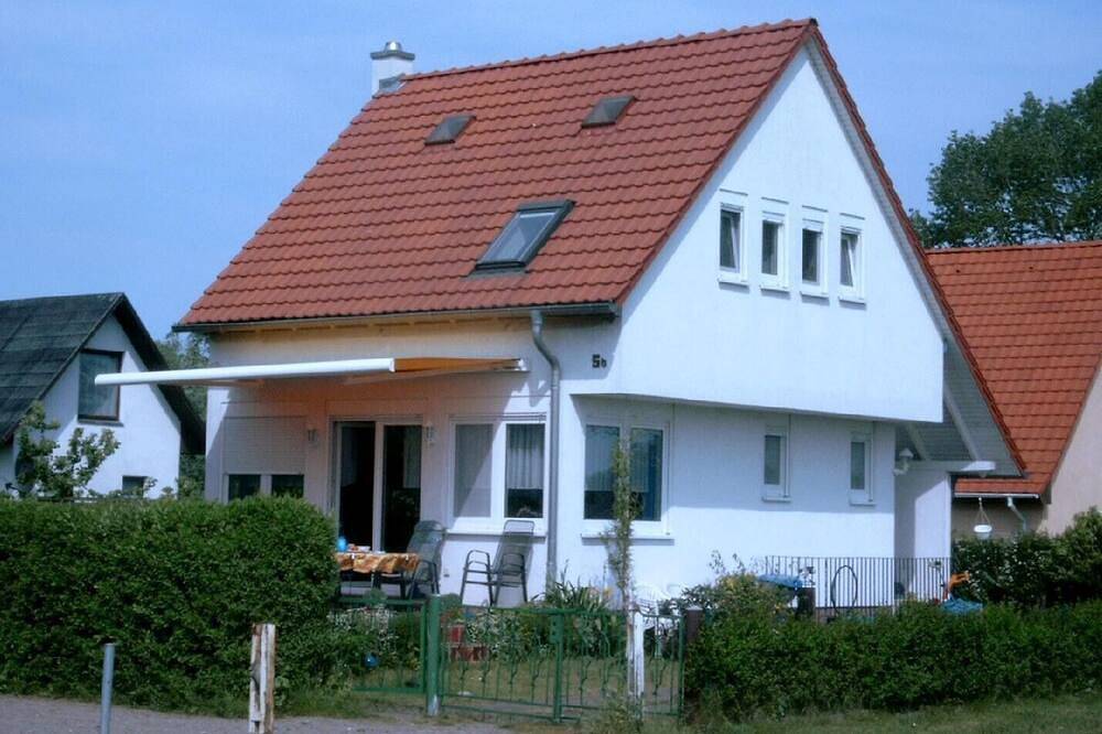 ***Fe-Haus, 4 Pers. Kamin, Internet, Tischtennis, Kinder u. Haustiere willkommen in Teßmannsdorf, Salzhaff