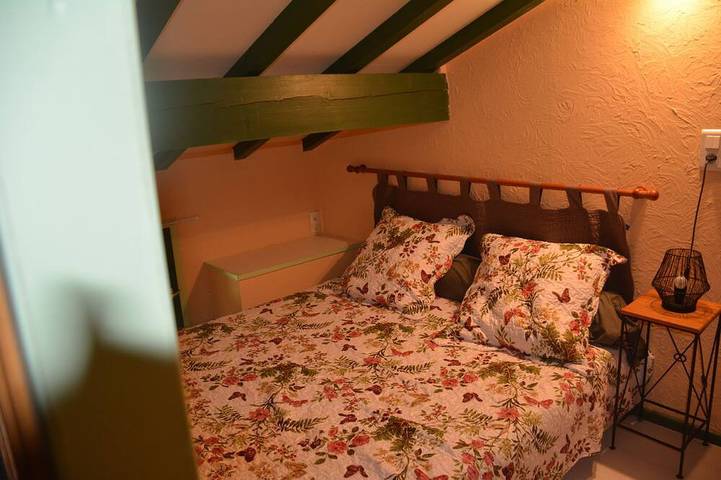 Appartement entier, Maison 2 chambres autour de l'eau, dans un moulin in Saint-Aulaye, Périgord Vert