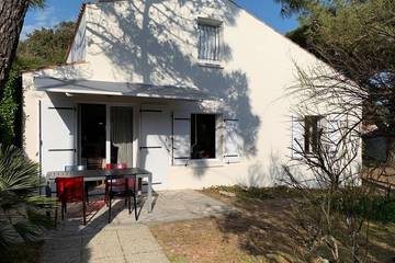 Gîte pour 8 personnes, avec terrasse et jardin dans Plage des Huttes