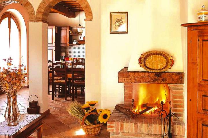 Appartamento intero, Villa a Montaione con Piscina & Vino in Montaione, Firenze province