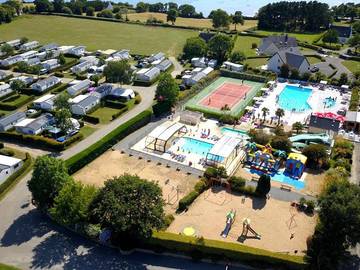 Camping für 4 Personen, mit Kinderpool und Whirlpool in Finistère
