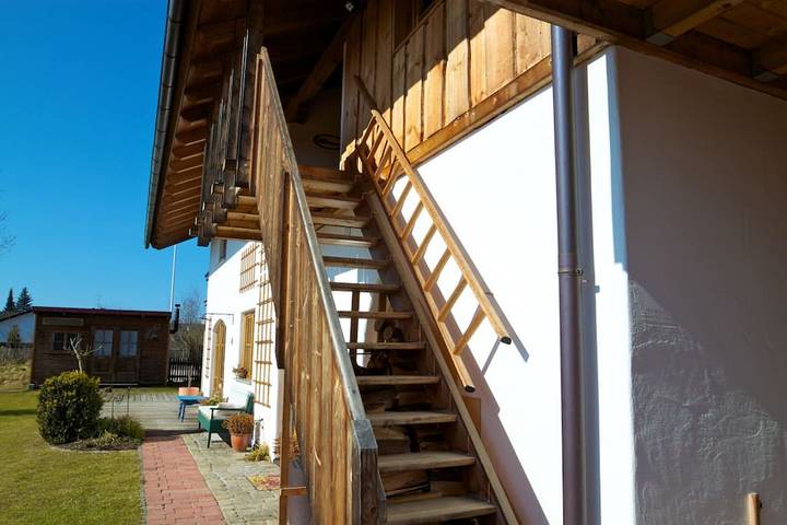 Ganze Ferienwohnung, Ferienwohnung Bacher - Ferienwohnung am Waldrand für 4 Personen mit Balkon, 50 m² in Edling, Landkreis Rosenheim