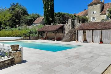 Gîte pour 2 personnes, avec jardin et piscine, animaux acceptés à Reilhaguet