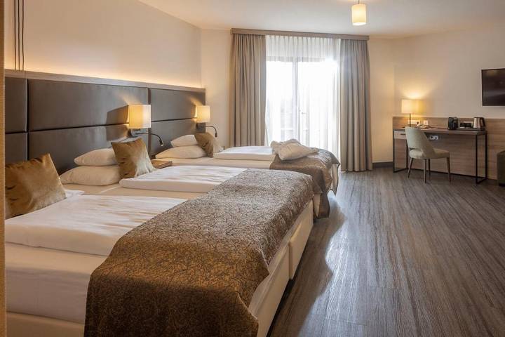 Hotel für 2 Personen, mit Terrasse und Garten sowie Pool und Sauna in Hohenlohe - 4